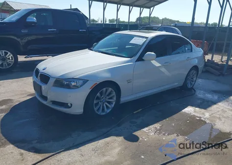 2011 BMW 328I xDrive z USA, uszkodzony, nr VIN WBAPK7C55BA973734